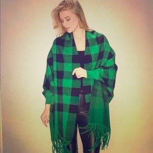 Check Mate Arm Shawl